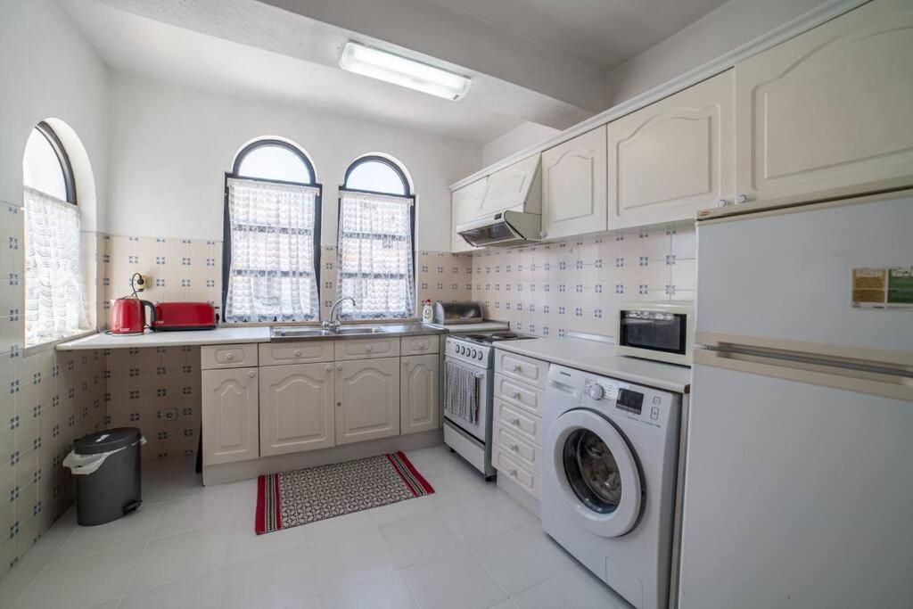 Spacious Two Bedroom Apt, 200M From The Beach Карвоейро Екстериор снимка